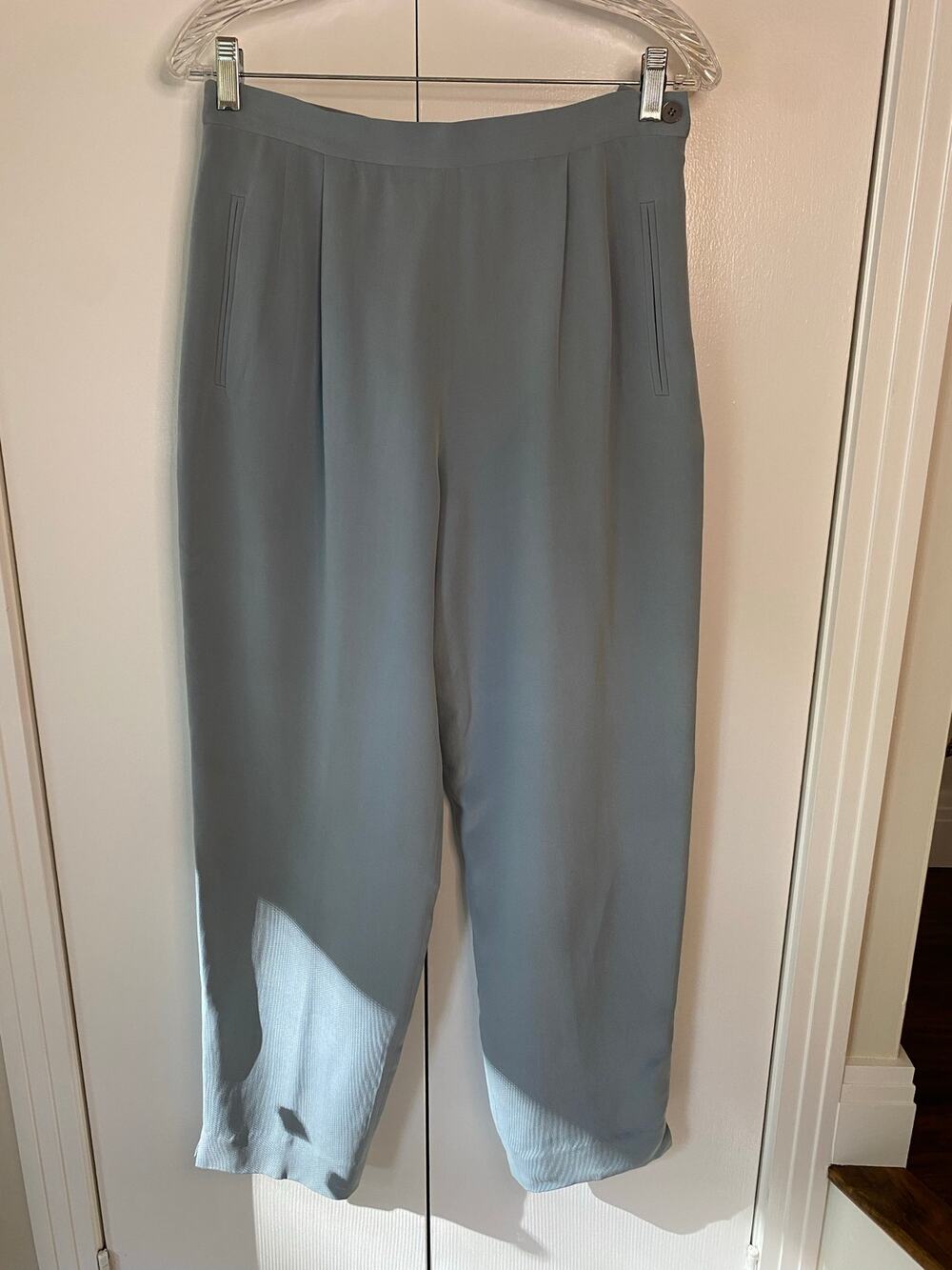 Chaus 100% Silk Blue/Gray Pleated Tapered Leg Pants Sz 10 NWOT